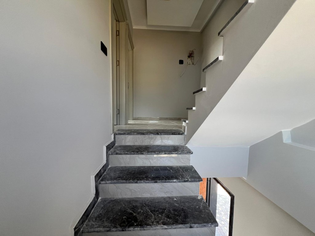 MAY6758 - Photo 14