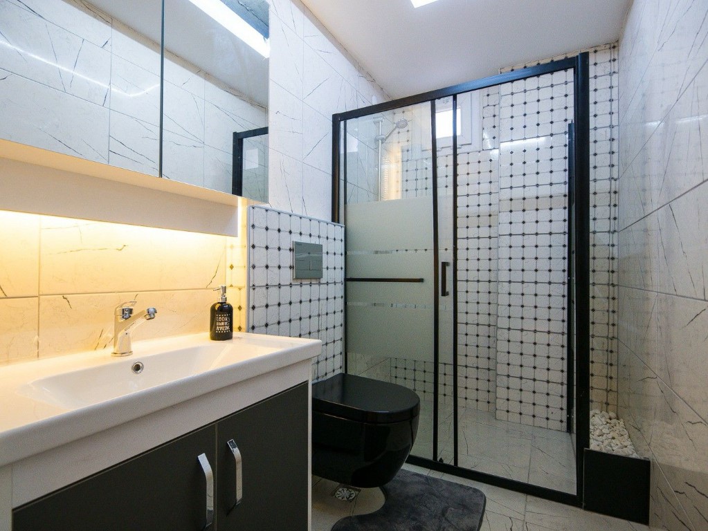 MAY6776 - Photo 16